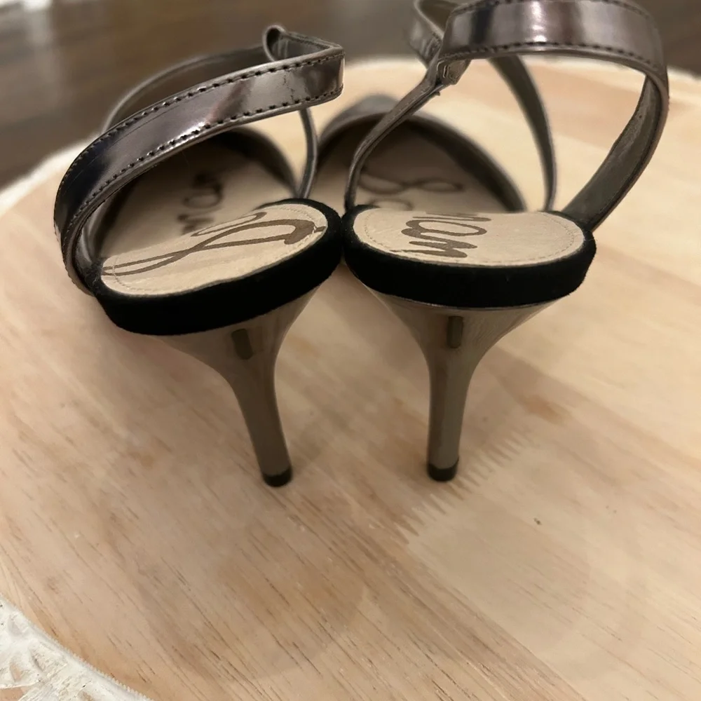 Gunmetal slingback heels. Comfortable and snazzy! - Picture 4 of 4